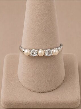 Sterling Silver 925 Simulated Pearl & Clear Stone Ring Stack Size 8 EUC #651
